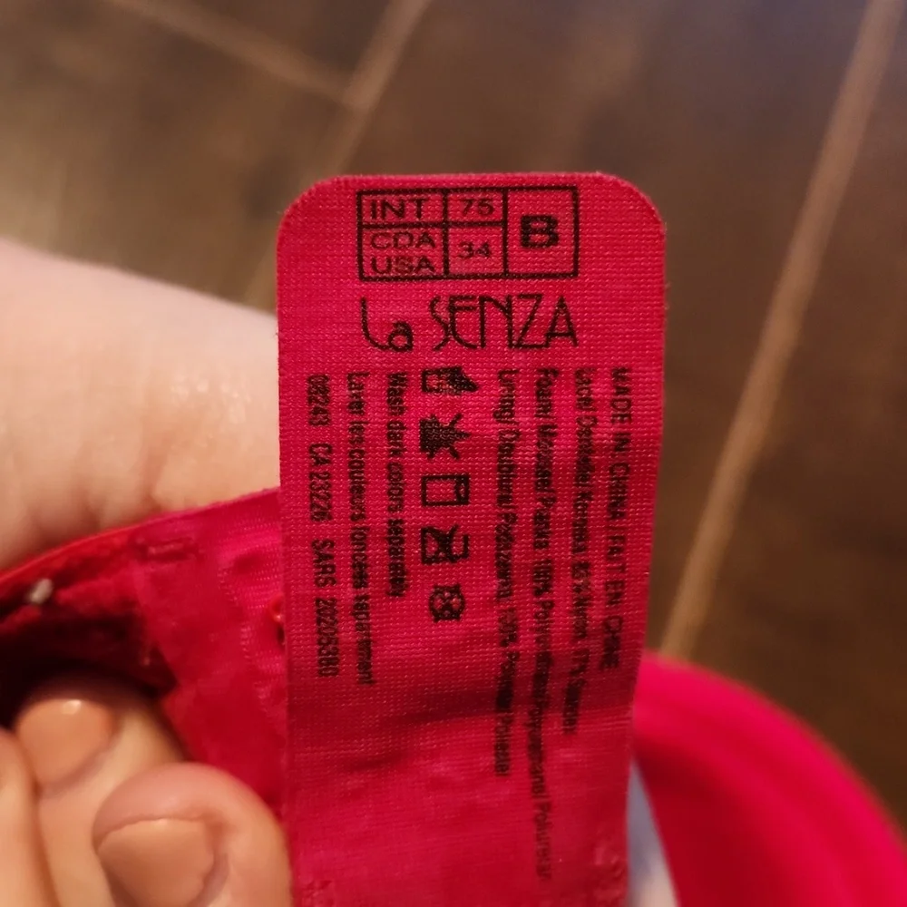 Bras - Picture 6 of 10